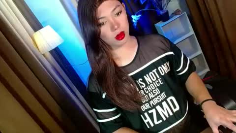 Snapshot of olivia_the_temptress27 chatting on November 27, 10:39 am Miss OLIVIA online show from November 27, 10:39 am