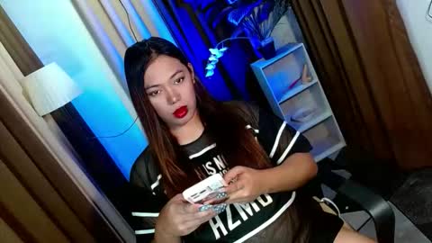 Snapshot of olivia_the_temptress27 chatting on December 4, 10:02 am Miss OLIVIA online show from December 4, 10:02 am