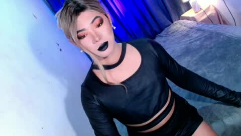 Miss OLIVIA online show from July 1, 2:13 am