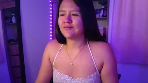 Snapshot of olivia_watson_ chatting on May 3, 12:22 pm Olivia online show from May 3, 12:22 pm