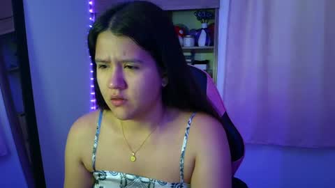 Snapshot of olivia_watson_ chatting on June 18, 12:09 pm Olivia online show from June 18, 12:09 pm