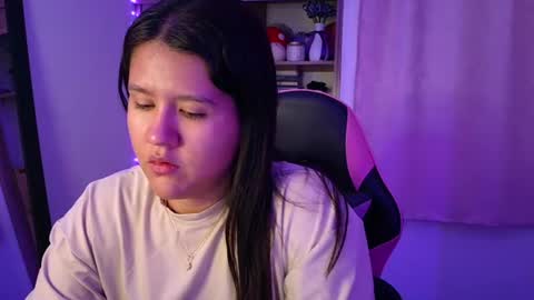 Snapshot of olivia_watson_ chatting on June 25, 11:48 am Olivia online show from June 25, 11:48 am