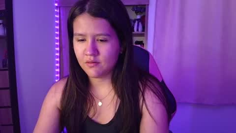 Snapshot of olivia_watson_ chatting on July 3, 12:00 pm Olivia online show from July 3, 12:00 pm
