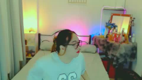 olivia_xxo online show from July 27, 1:51 pm