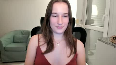 Snapshot of oliviaaa2003 chatting on December 5, 6:00 pm Oliwiaa2004 online show from December 5, 6:00 pm