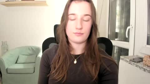 Snapshot of oliviaaa2003 chatting on February 28, 5:26 pm Oliwiaa2004 online show from February 28, 5:26 pm