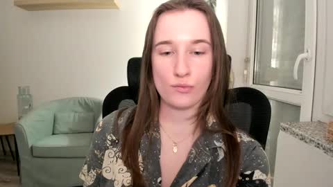 Snapshot of oliviaaa2003 chatting on March 3, 10:42 pm Oliwiaa2004 online show from March 3, 10:42 pm