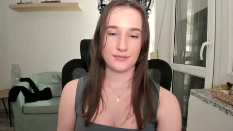 Snapshot of oliviaaa2003 chatting on March 11, 10:53 pm Oliwiaa2004 online show from March 11, 10:53 pm