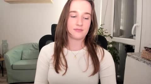 Snapshot of oliviaaa2003 chatting on September 15, 8:53 pm Oliwiaa2004 online show from September 15, 8:53 pm