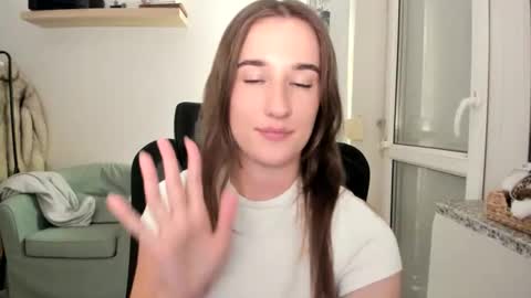 Snapshot of oliviaaa2003 chatting on December 22, 9:56 pm Oliwiaa2004 online show from December 22, 9:56 pm