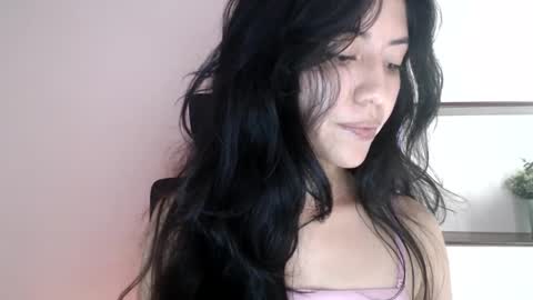 oliviaaa__ online show from October 7, 4:15 pm