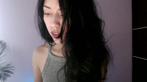 oliviaaa__ online show from May 20, 4:57 pm