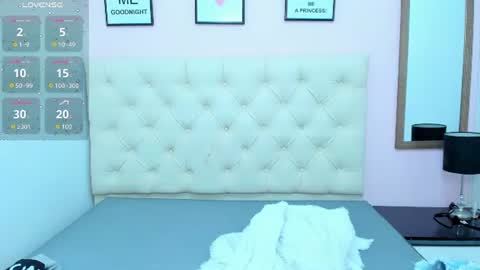 Snapshot of oliviaburningmilf chatting on July 15, 7:41 pm Olivia Burning online show from July 15, 7:41 pm