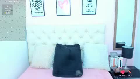 Snapshot of oliviaburningmilf chatting on August 5, 7:38 pm Olivia Burning online show from August 5, 7:38 pm