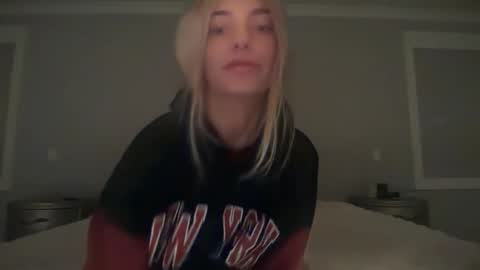 Snapshot of oliviacarterrr chatting on November 22, 9:08 am oliviacarterrr online show from November 22, 9:08 am