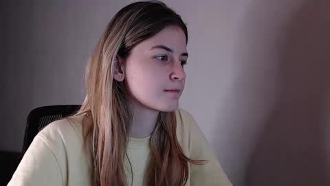 Snapshot of oliviademur chatting on October 1, 11:11 pm Olivia and Niko online show from October 1, 11:11 pm