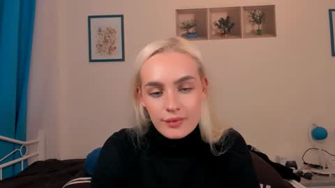 Snapshot of oliviahappy chatting on April 14, 8:37 pm oliviaBeauty online show from April 14, 8:37 pm