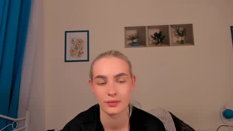 Snapshot of oliviahappy chatting on April 18, 7:58 pm oliviaBeauty online show from April 18, 7:58 pm