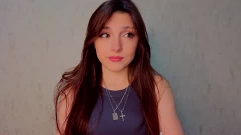 Snapshot of oliviahoresnev chatting on June 9, 5:13 pm Olivia online show from June 9, 5:13 pm