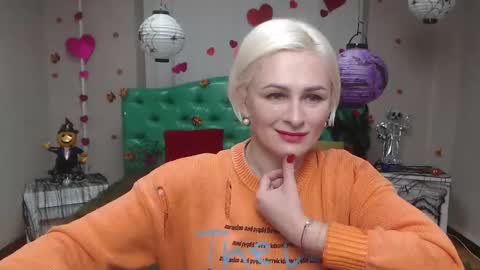 Snapshot of oliviahorst chatting on November 6, 8:15 am OliviaHorst online show from November 6, 8:15 am