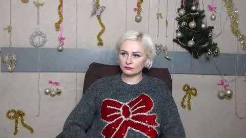 Snapshot of oliviahorst chatting on December 14, 6:23 pm OliviaHorst online show from December 14, 6:23 pm