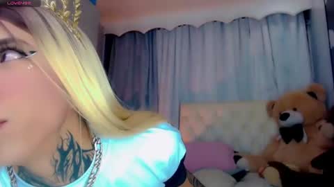 Snapshot of oliviahot01 chatting on July 28, 1:34 am oliviahot01 online show from July 28, 1:34 am