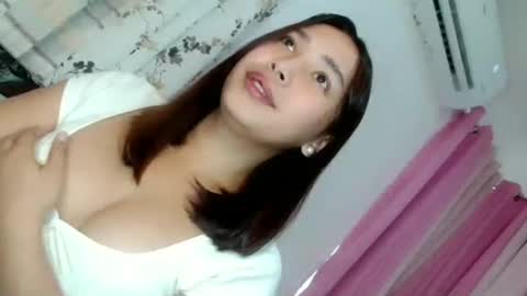 oliviahutton online show from June 16, 6:16 am