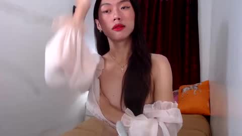 oliviaknightx online show from January 28, 1:50 am