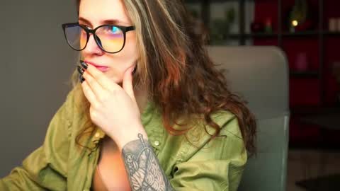 Liv online show from February 8, 2:15 am