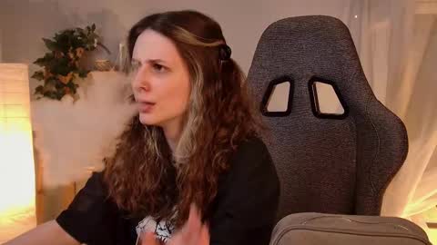 Liv online show from February 15, 4:58 pm