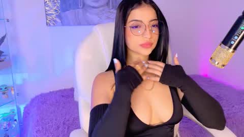 Olivia Mcneill  online show from February 6, 1:03 pm