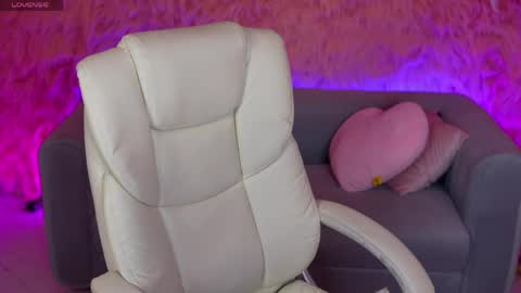 Olivia online show from May 15, 6:09 am