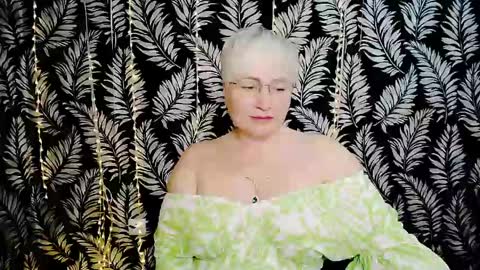Kelly online show from May 1, 10:42 am
