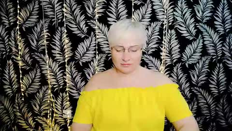 Kelly online show from May 2, 10:31 am
