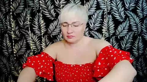 Kelly online show from May 3, 10:32 am