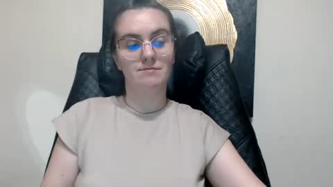 Snapshot of oliviasager chatting on July 12, 7:27 pm Mistress Olivia online show from July 12, 7:27 pm