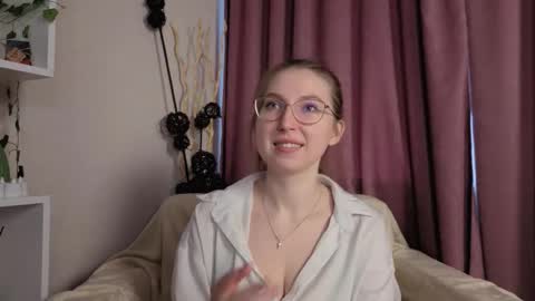 Kylie online show from December 4, 9:18 am