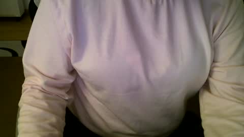 Snapshot of olivier_equinoxe chatting on June 13, 8:07 pm Olivia online show from June 13, 8:07 pm