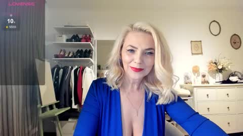 ollalla7 online show from September 13, 2:06 pm