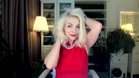 Snapshot of ollalla7 chatting on August 5, 2:20 pm ollalla7 online show from August 5, 2:20 pm