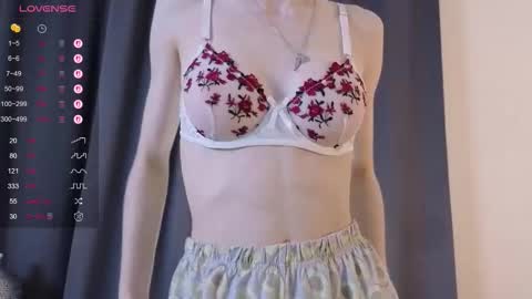 Snapshot of ollie_ments chatting on November 21, 6:12 am Sofia online show from November 21, 6:12 am