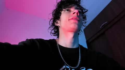 Snapshot of olliver___y chatting on January 2, 5:35 am online show from January 2, 5:35 am