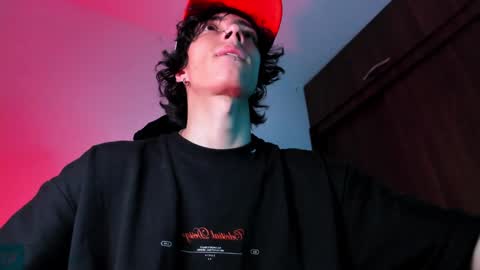 Snapshot of olliver___y chatting on January 21, 7:15 am online show from January 21, 7:15 am