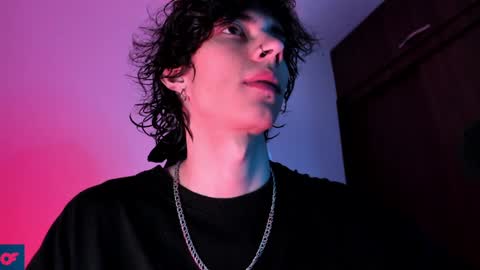 Snapshot of olliver___y chatting on January 31, 3:20 am online show from January 31, 3:20 am