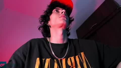 Snapshot of olliver___y chatting on February 24, 7:44 am online show from February 24, 7:44 am