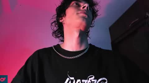 Snapshot of olliver___y chatting on February 27, 3:14 am online show from February 27, 3:14 am