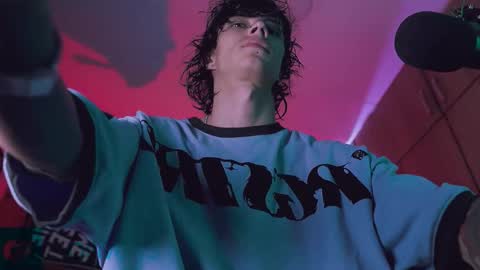 Snapshot of olliver___y chatting on October 3, 9:28 am online show from October 3, 9:28 am