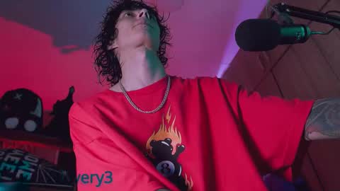 Snapshot of olliver___y chatting on October 14, 4:57 am online show from October 14, 4:57 am