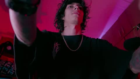 Snapshot of olliver___y chatting on October 22, 3:18 am online show from October 22, 3:18 am