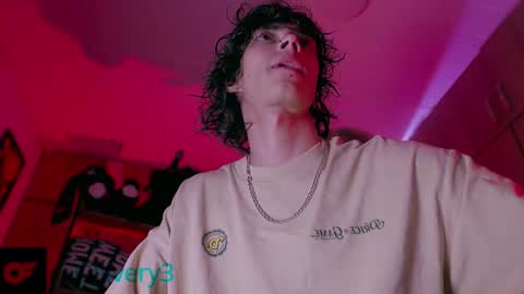 Snapshot of olliver___y chatting on October 23, 12:21 am online show from October 23, 12:21 am